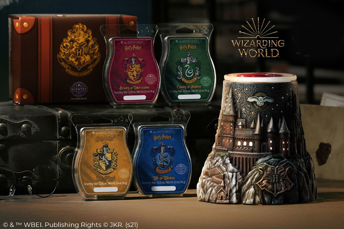 Hogwarts Scentsy Warmer (Harry Potter)  Scentsy, Scented wax warmer,  Scentsy buddy